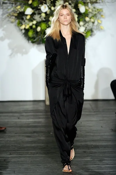 Look 8